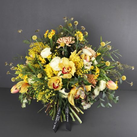 designer spring bouquet