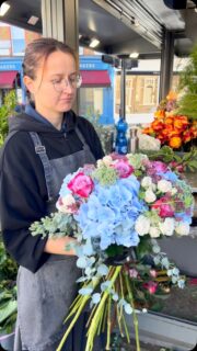 Got a good reason… 
to buy this bouquet! >>>CAPRI 

#theflowerstandchelsea #londonflowerdelivery #luxuryflorist #londonflorist #hydrangeabouquet